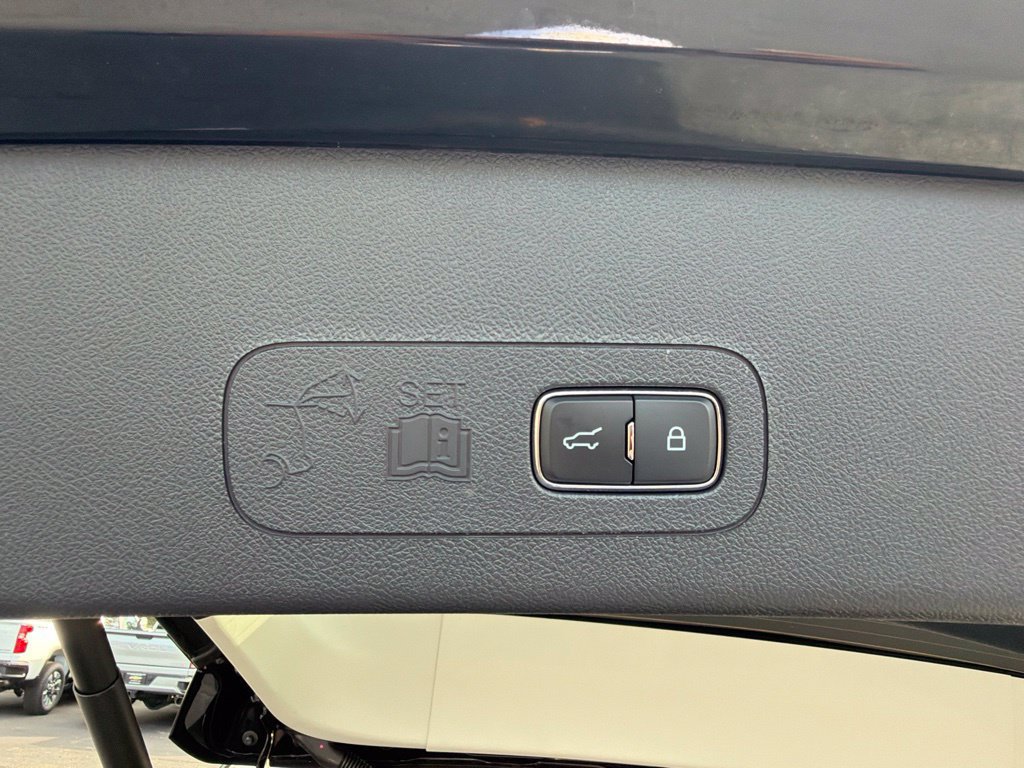 Used 2026 Lincoln Aviator Reserve AWD/4WD image 35