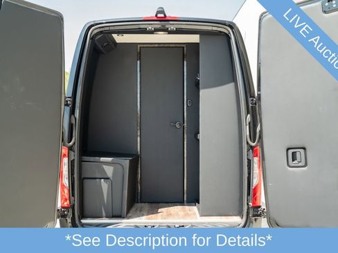 Used 2022 Mercedes-Benz Sprinter 2500 w/ Parking Package image 54