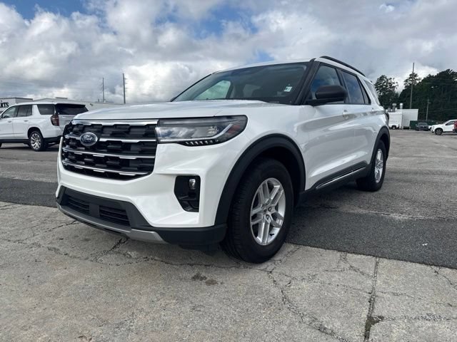Used 2025 Ford Explorer Active w/ Active Comfort Package RWD image 1