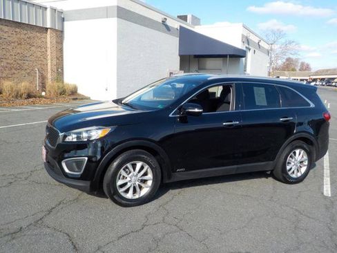 Used 2016 Kia Sorento LX w/ LX Convenience Package image 1
