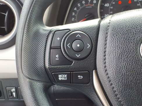 Used 2014 Toyota RAV4 LE image 19