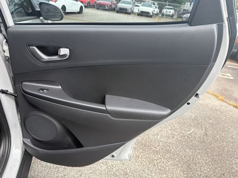 Certified 2022 Hyundai Kona SEL w/ Convenience Package FWD image 16