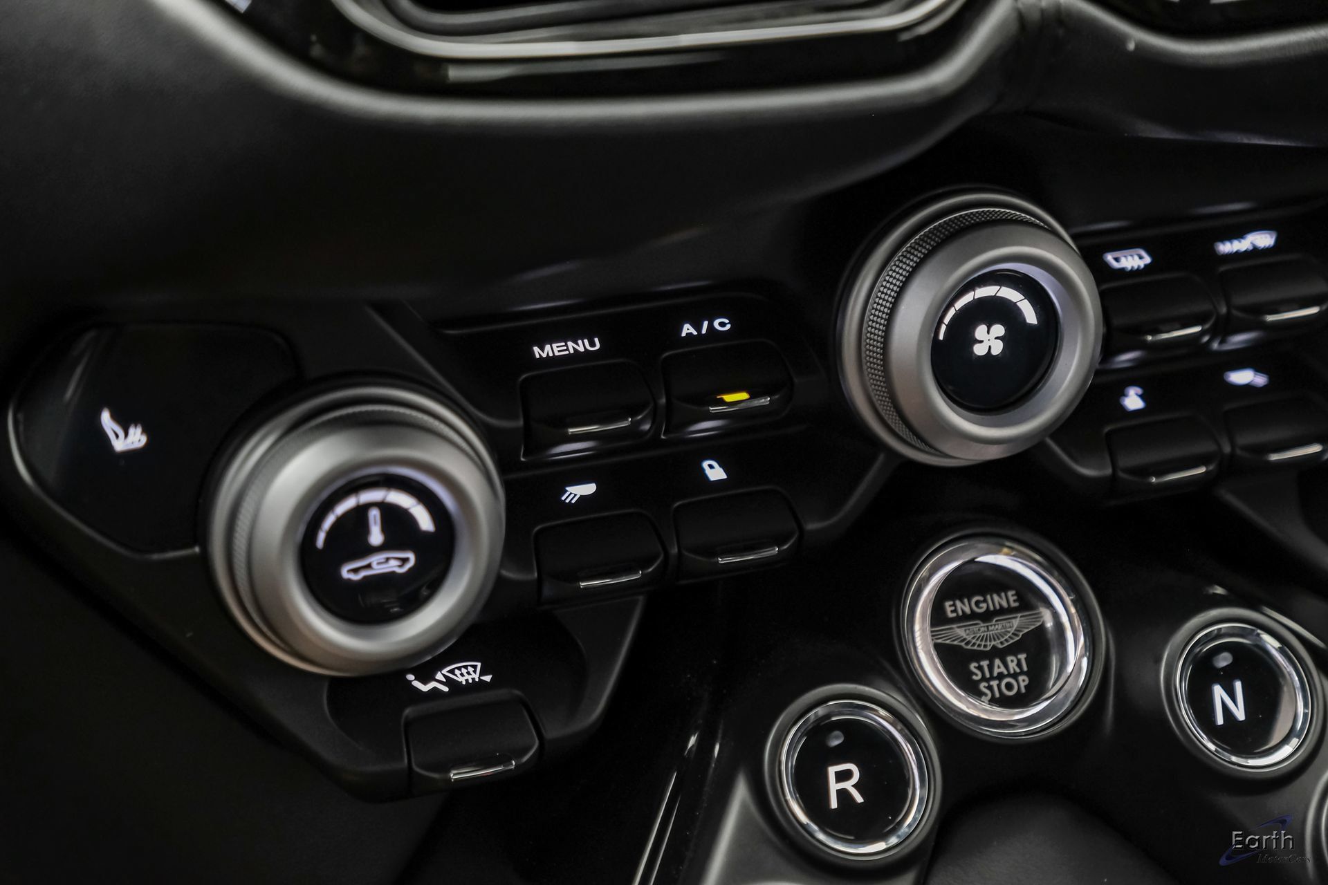 Used 2022 Aston Martin V8 Vantage Coupe RWD image 70