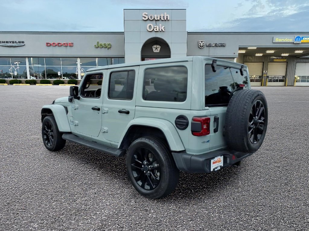 Certified 2024 Jeep Wrangler Unlimited Sahara w/ Technology Group AWD/4WD image 4
