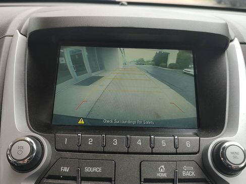 Used 2017 Chevrolet Equinox LT w/ Convenience Package FWD image 8