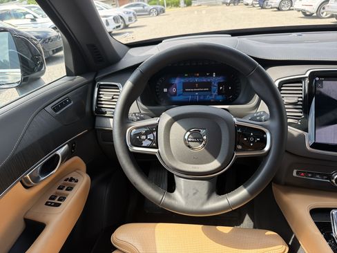 Certified 2024 Volvo XC90 B6 Ultimate w/ Protection Package Premier AWD/4WD image 9