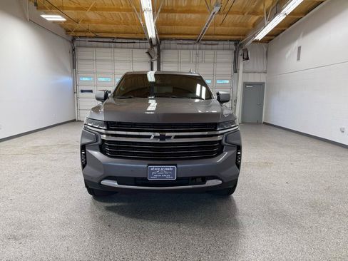 Used 2022 Chevrolet Suburban LT AWD/4WD image 3