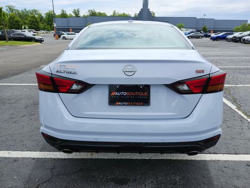 Used 2024 Nissan Altima 2.5 SR FWD image 15