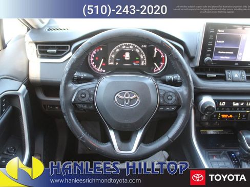 Used 2019 Toyota RAV4 Limited image 18