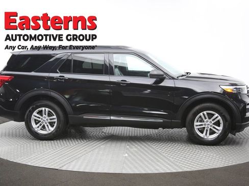 Used 2023 Ford Explorer XLT w/ Equipment Group 202A image 4