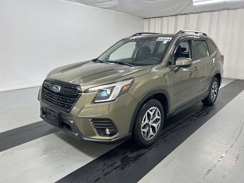 Used 2024 Subaru Forester Premium AWD/4WD image 5