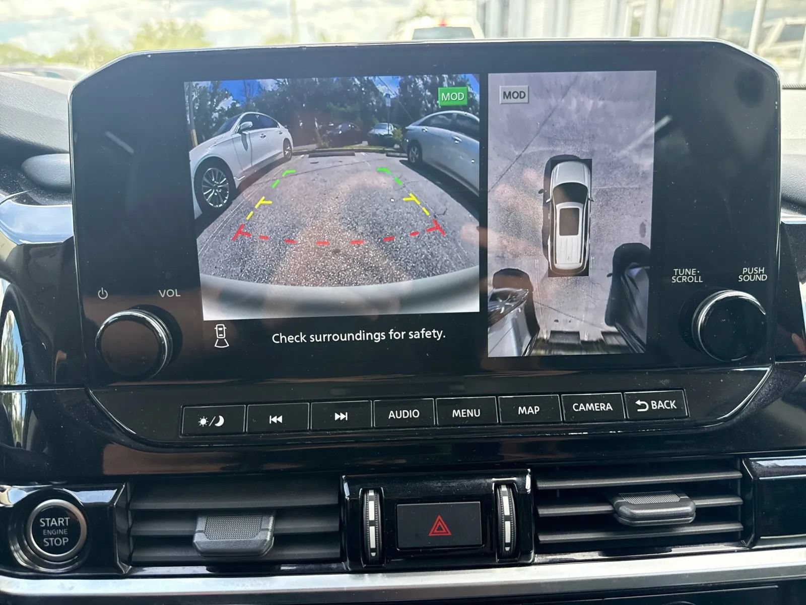 Used 2023 Nissan Pathfinder SL FWD image 23
