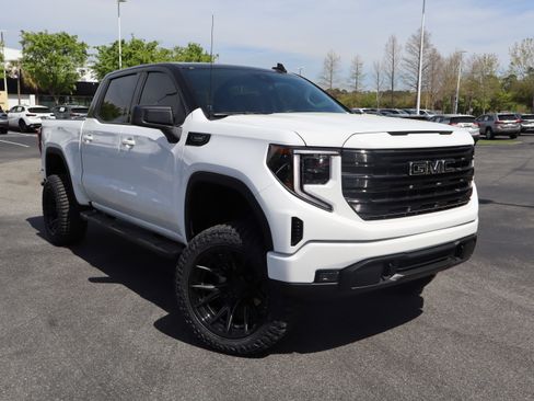 Used 2025 GMC Sierra 1500 Elevation image 2