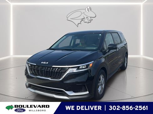 Used 2024 Kia Carnival LX image 1