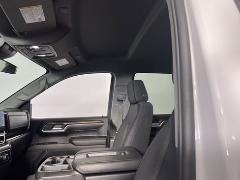 Used 2023 GMC Sierra 1500 SLE image 24