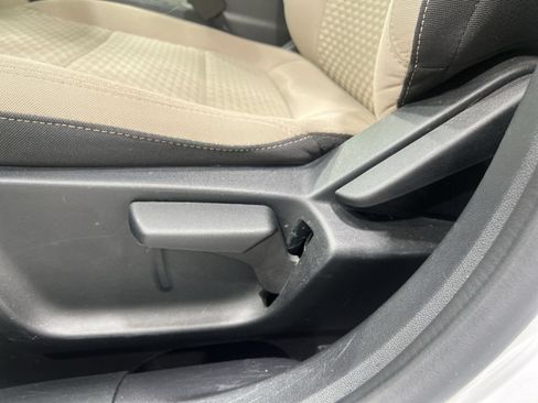 Used 2022 Ford Escape SE AWD/4WD image 12