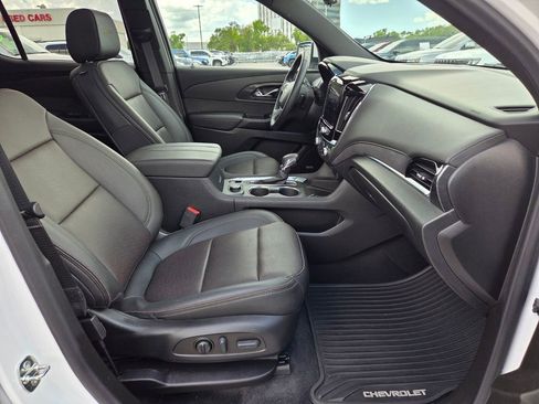 Used 2023 Chevrolet Traverse High Country FWD image 18