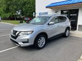 Used 2020 Nissan Rogue SV image 2