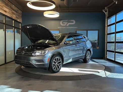 Used 2021 Volkswagen Tiguan SE w/ Panoramic Sunroof Package AWD/4WD image 24