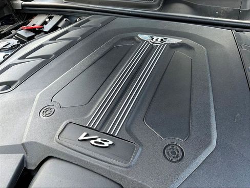 Used 2021 Bentley Bentayga AWD/4WD image 31