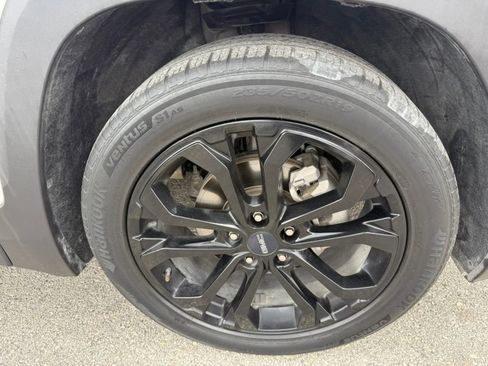 Used 2020 GMC Terrain SLE w/ Elevation Edition FWD image 17