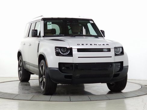 Used 2026 Land Rover Defender 110 S AWD/4WD image 8