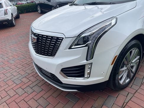 Used 2024 Cadillac XT5 Premium Luxury w/ Technology Package AWD/4WD image 2