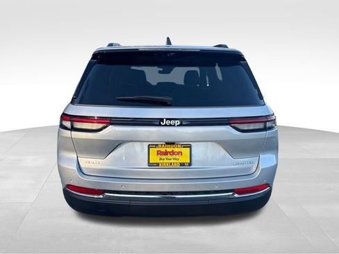 New 2025 Jeep Grand Cherokee Limited w/ Luxury Tech Group II image 6