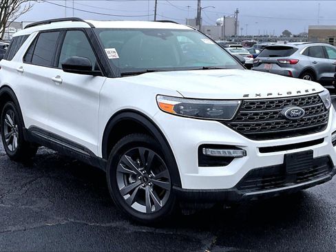 Used 2022 Ford Explorer XLT w/ Equipment Group 202A image 39