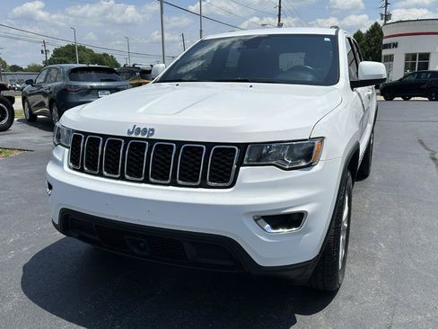 Used 2021 Jeep Grand Cherokee Laredo X AWD/4WD image 9