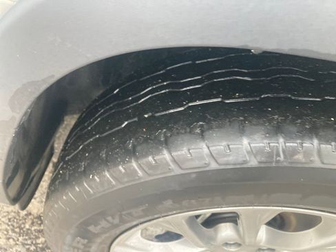 Used 2021 Jeep Cherokee Latitude Lux w/ Comfort/Convenience Group image 32