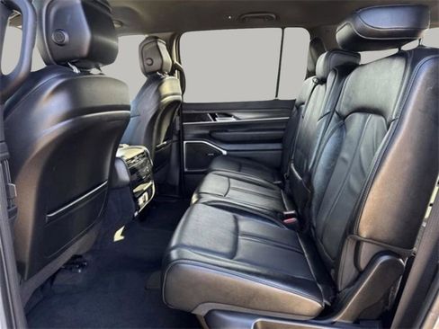 Used 2024 Jeep Wagoneer L Series II w/ Flexible Seating Group AWD/4WD image 28