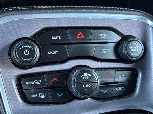 Used 2018 Dodge Challenger SXT RWD image 21