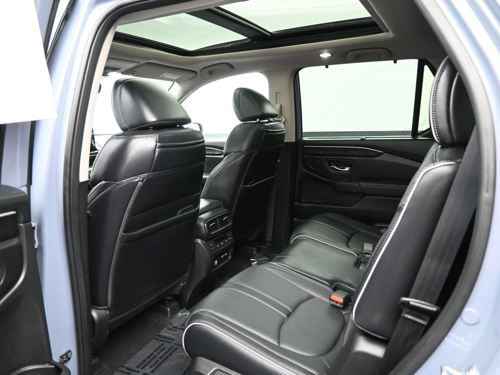 Used 2023 Honda Pilot Elite image 24