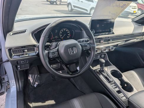 Used 2023 Honda Civic Sport image 12