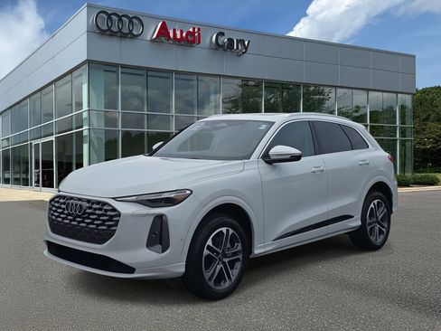 New 2025 Audi Q5 Premium image 1