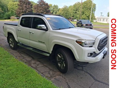 Used 2016 Toyota Tacoma Limited w/ Towing Package AWD/4WD image 4