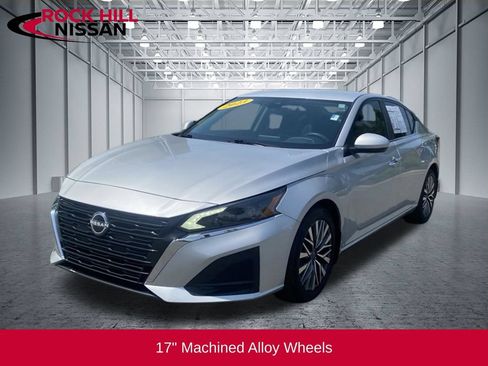 Used 2023 Nissan Altima 2.5 SV FWD image 9