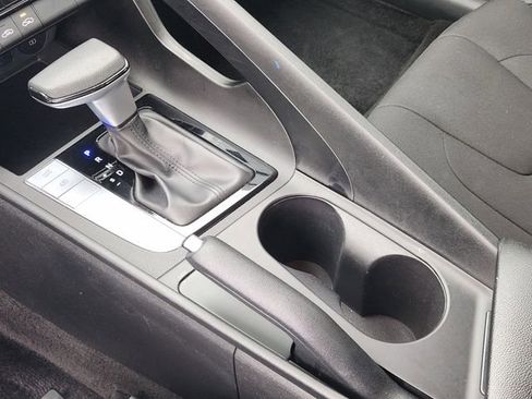 Used 2024 Hyundai Elantra SEL image 18