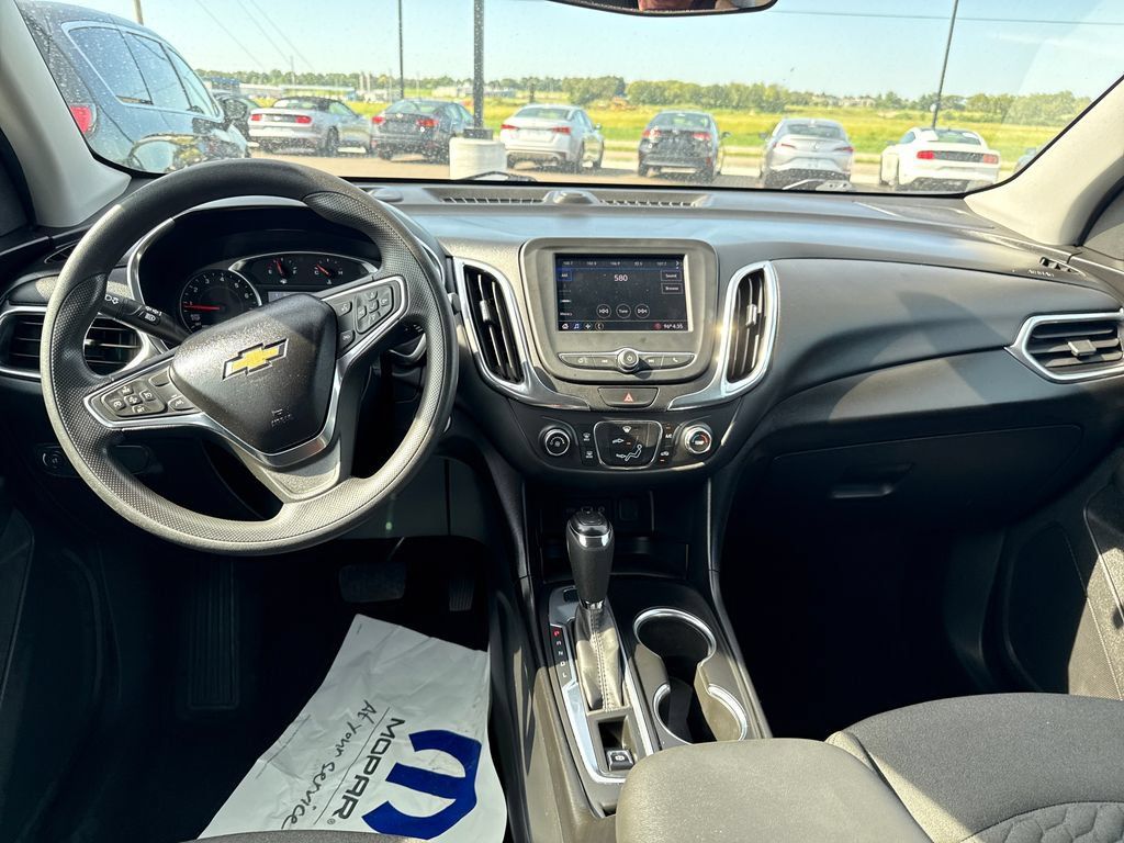 Used 2021 Chevrolet Equinox LT AWD/4WD image 12