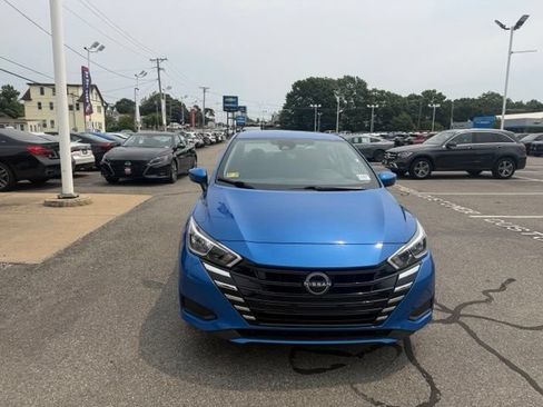 Used 2024 Nissan Versa SV FWD image 2