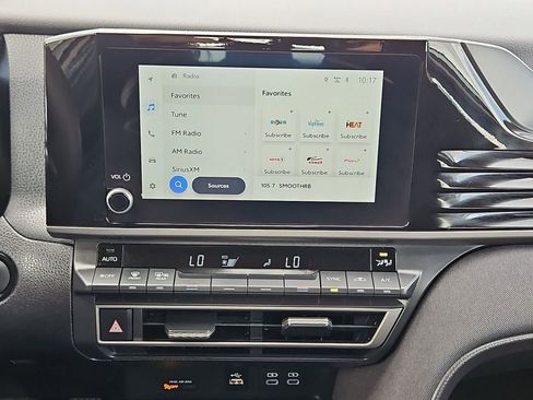 Used 2025 Toyota Camry LE image 19