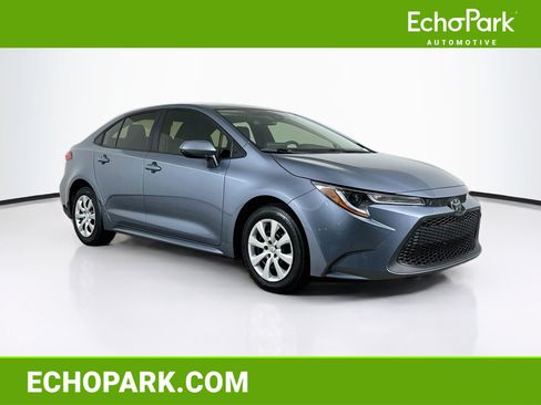 Used 2022 Toyota Corolla LE FWD image 1