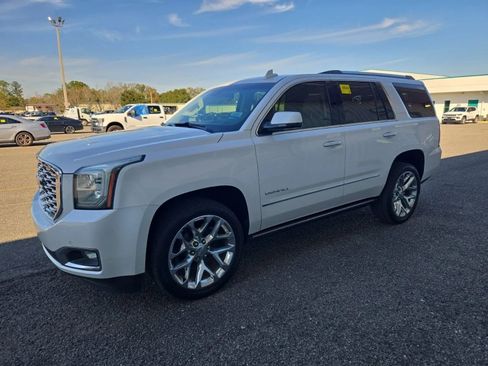 Used 2019 GMC Yukon Denali w/ Denali Ultimate Package image 1