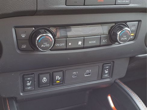 Used 2023 Nissan Frontier PRO-4X w/ Pro Convenience Package AWD/4WD image 8