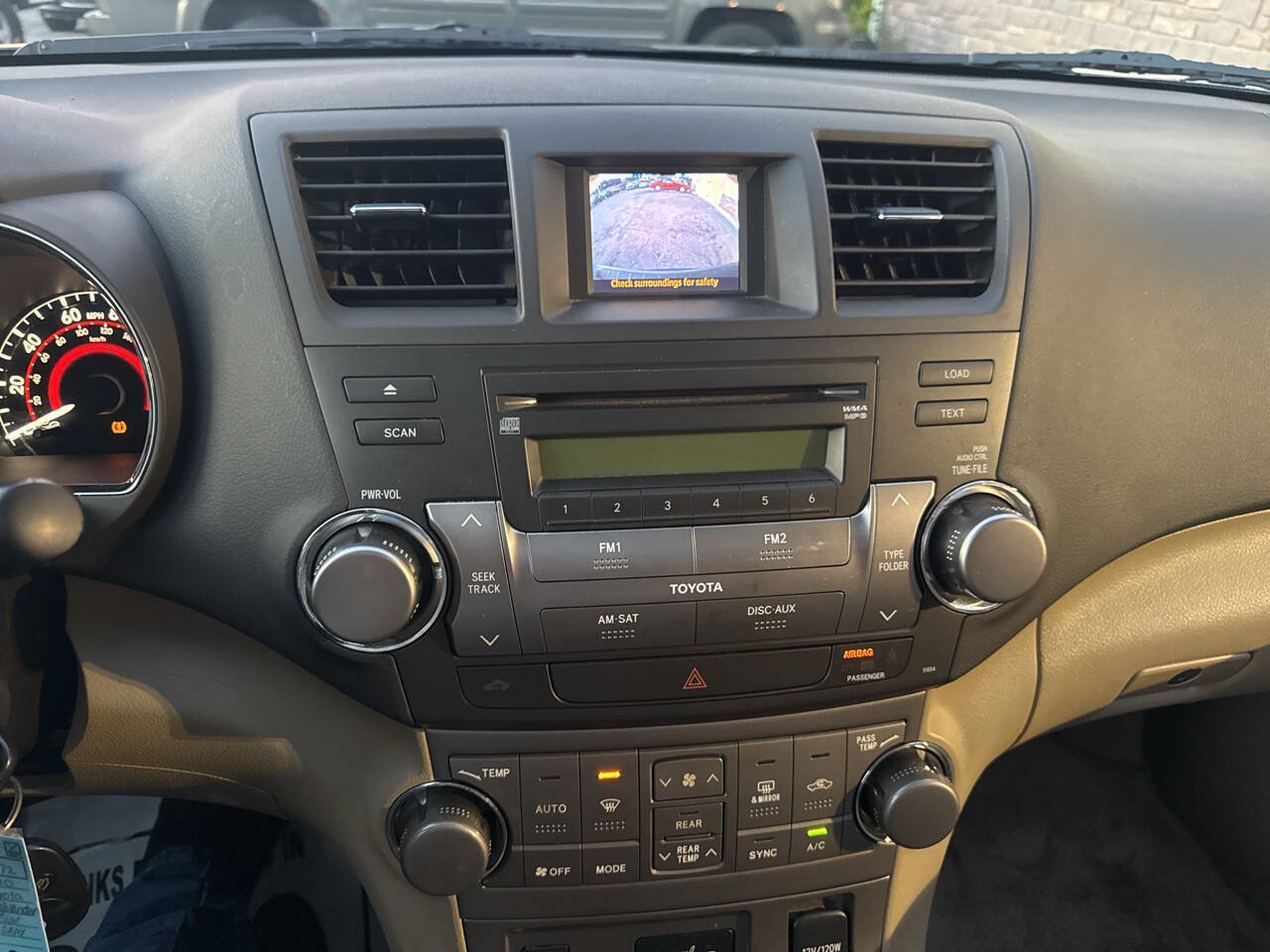 Used 2010 Toyota Highlander SE AWD/4WD image 17