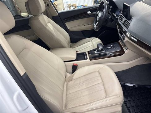 Used 2019 Audi Q5 2.0T Premium w/ Convenience Package image 28