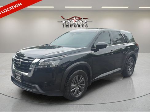 Used 2023 Nissan Pathfinder S w/ Cargo Package FWD image 1