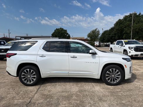 Used 2023 Chevrolet Traverse Premier w/ LPO, Floor Liner Package FWD image 6