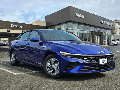 New 2026 Hyundai Elantra SE image 1